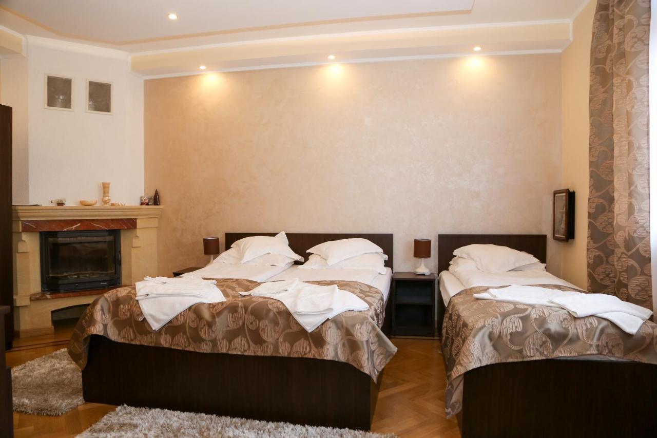 Oli House Hotel Alba Iulia Quarto foto