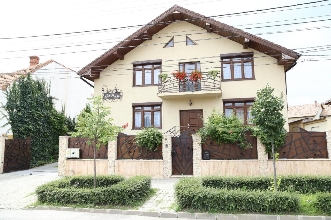 Oli House Hotel Alba Iulia Exterior foto